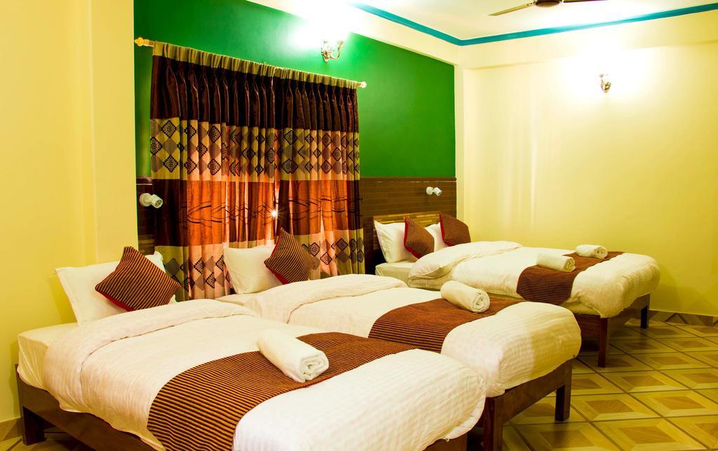 Hotel Adam Pokhara Room photo